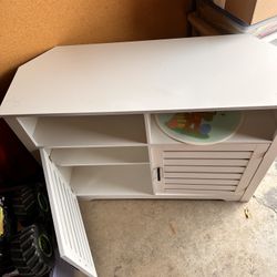 White Corner TV Stand With Louvered Doors 