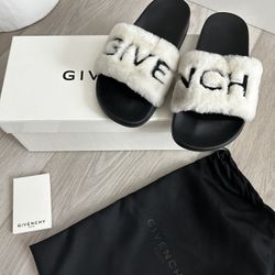 GIVENCHY Women’s Fur Slides Size 35