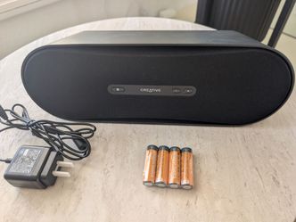 Bluetooth speaker Creative D100 with batteries and power supply