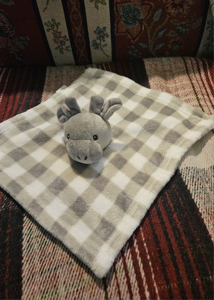 GREY &WHITE CHECKER BABY  LOVEY REINDEER RATTLE  SECURITY  BLANKET  