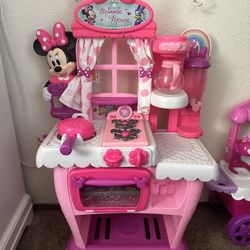 Minnie Mouse Kitchen