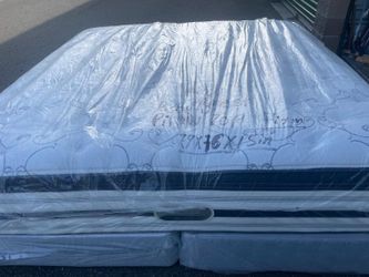 King Firm Pillow Top Mattress And Box 