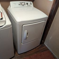 Insignia Gas dryer 