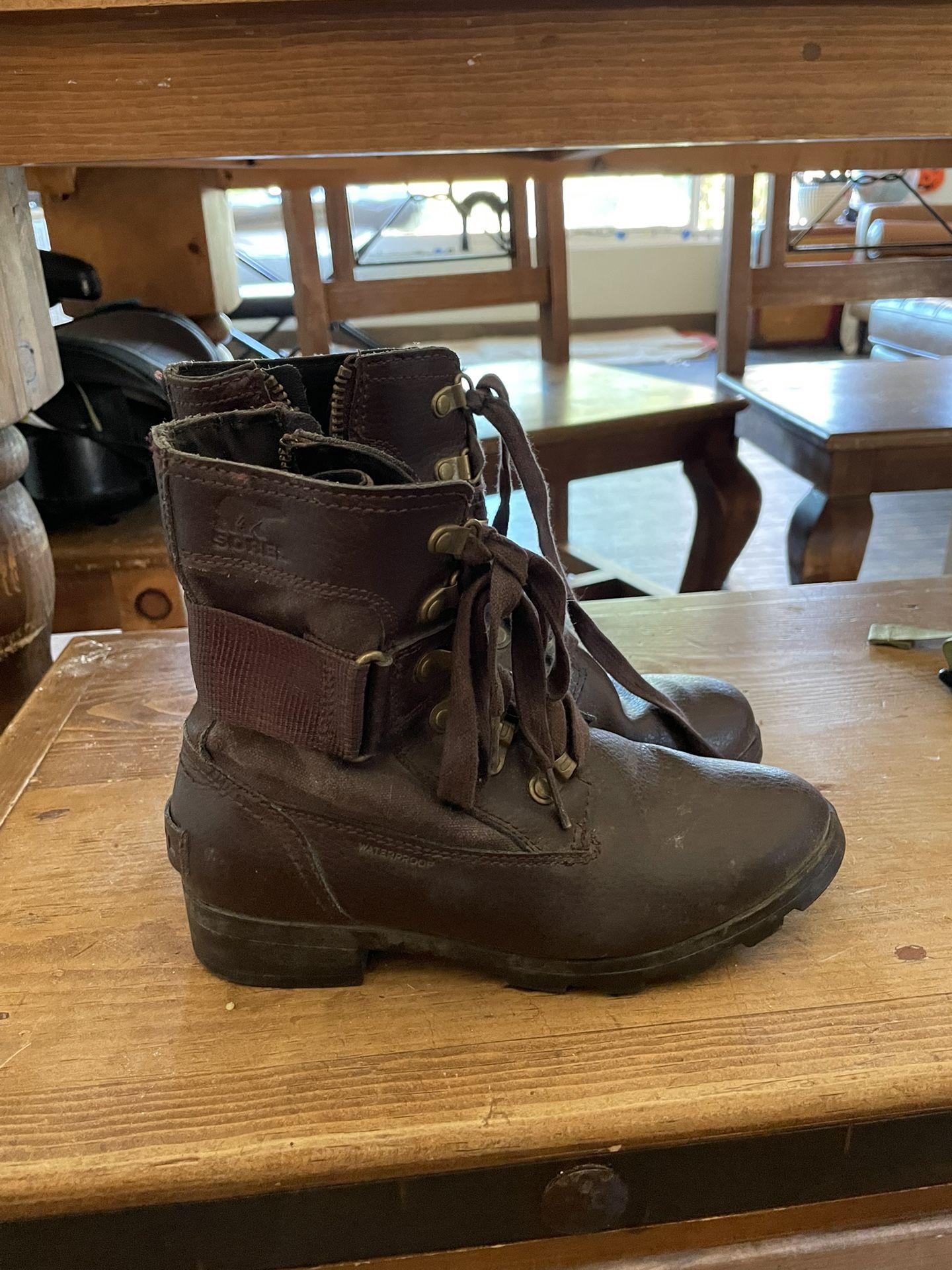 Sorel Leather Boots Size 4 Big Girl /woman