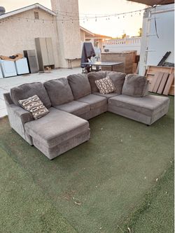 Grey U-Shaped Sectional Sofa with Double Chaise