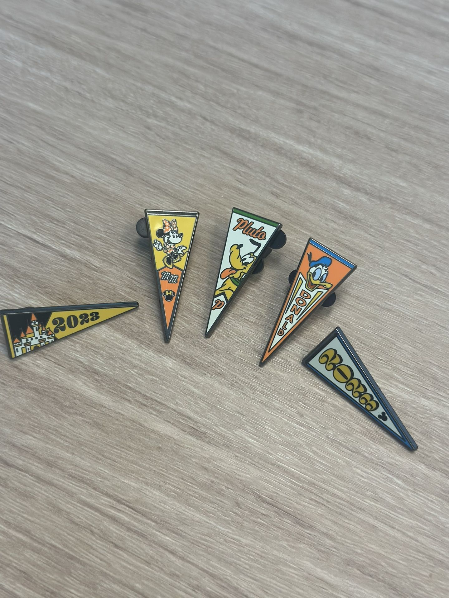 Disney Parks 2023 Mickey and Friends Pennant Mystery Pins