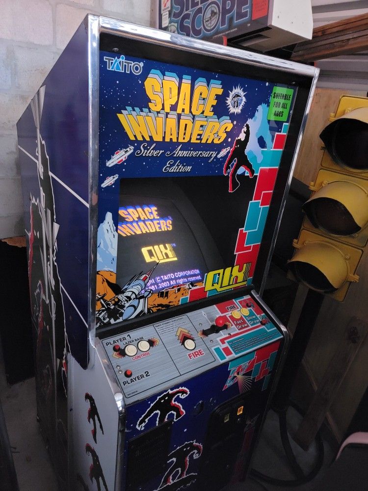 Space Invaders/Qix Silver Anniversary Edition Arcade Game