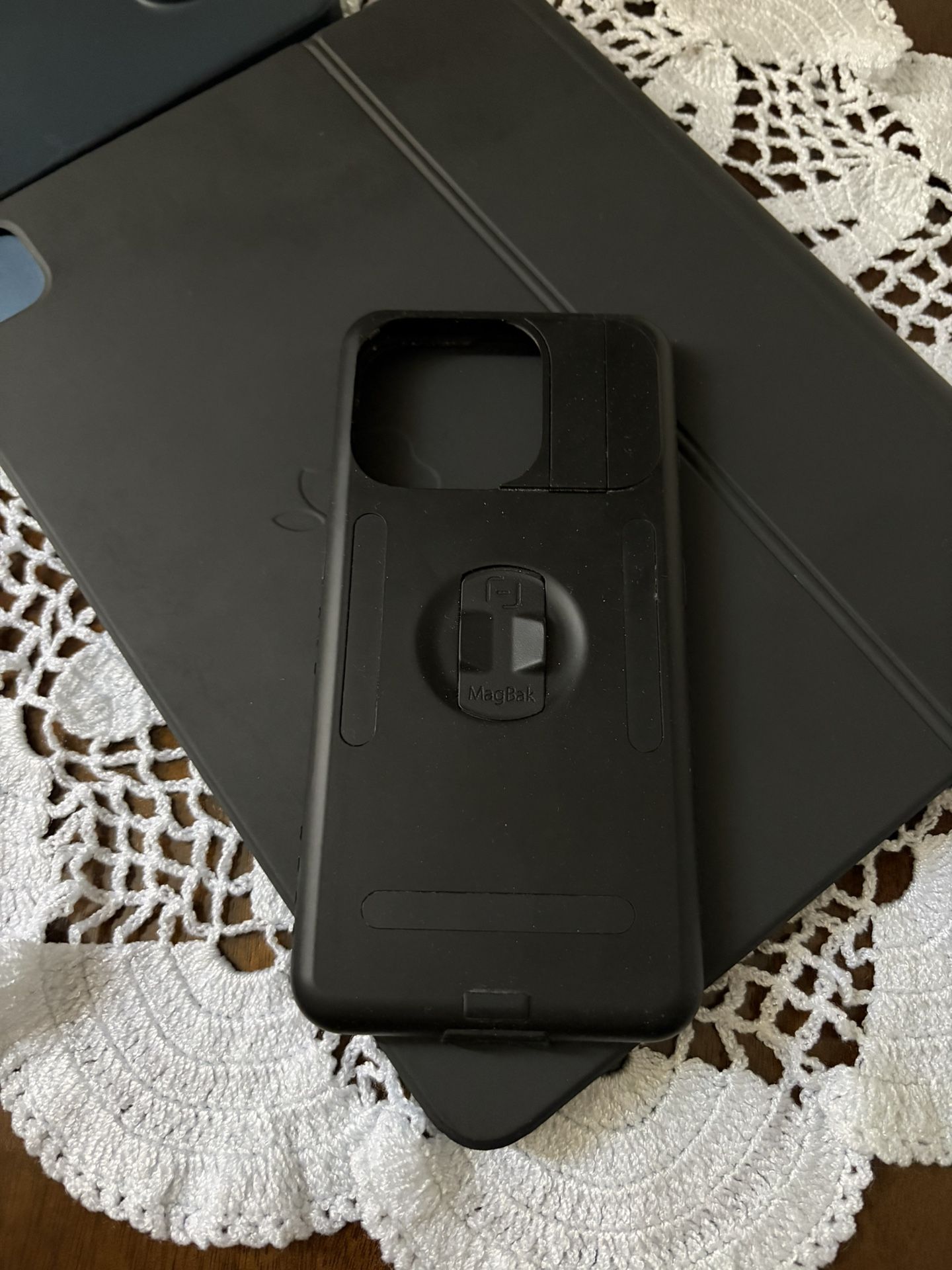 Magbak Iphone 16 Pro case