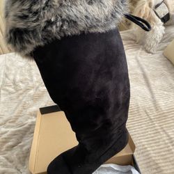 Women’s black boots