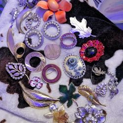 LARGE VINTAGE BROOCHES LOT #2