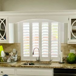 Custom Interior Wood Shutters. Install Included. Persianas De Madera. Best Pricing. We Service All of Southern California. 951-573-2560