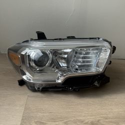 16-22 Toyota Tacoma Right Side Rh Headlight Headlamp 