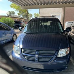Dodge Grand Caravan 2005