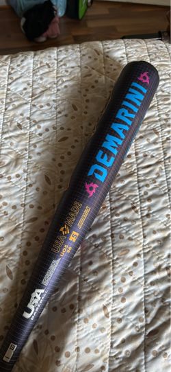 DeMarini VOODOO bat