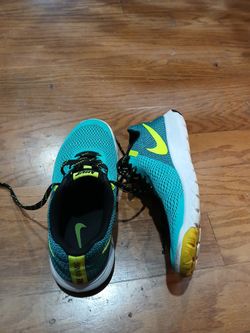 Nike running green sneakers
