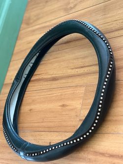 Steering wheel cover