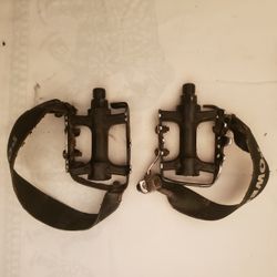 mnt bike pedals w power grip strap