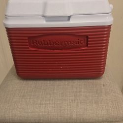 Rubbermaid # 2A21 CAV RED  Personal cooler (used)