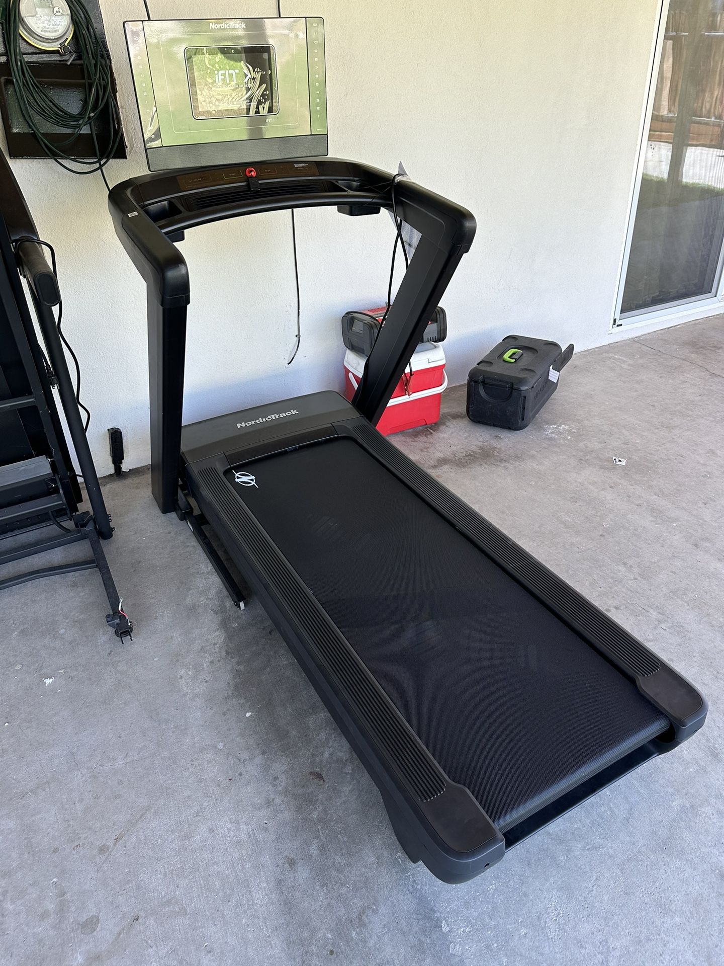 Commercial 1250 Nordictrack Treadmill New