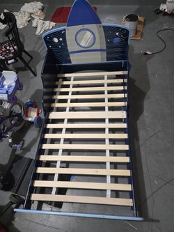 Toddler bed with mattress