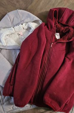 BOYS winter hooded sweaters size L(10/12)