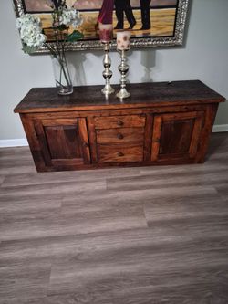 Wooden cabinet very heavy and beautifull