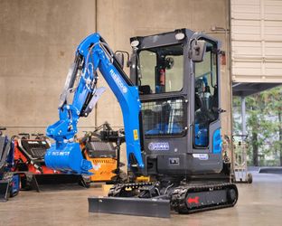 RIPPA R15 ECO Mini Excavator | Cab | 9-inch Tracks | Kubota Diesel