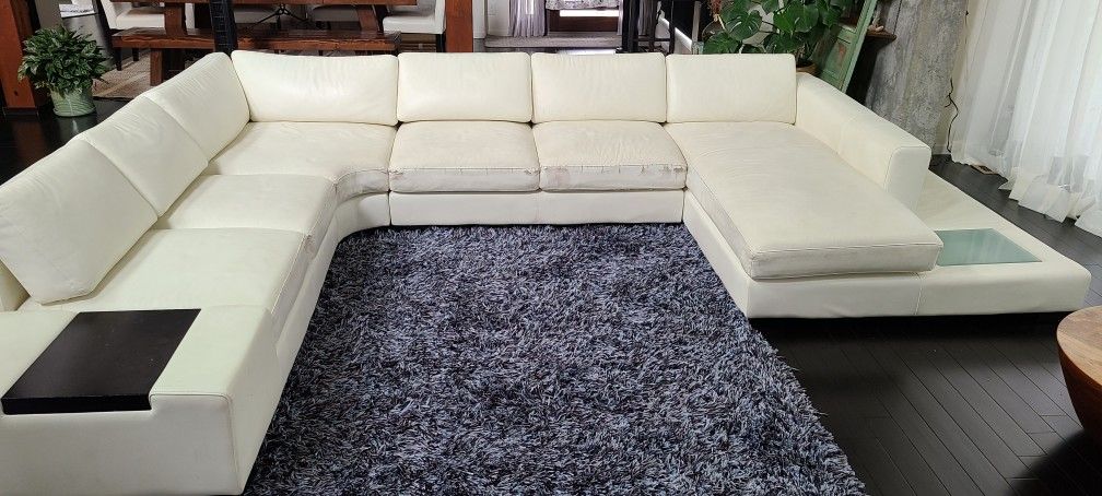 LA Furniture Large White Synthetic leather Sectional Sofa