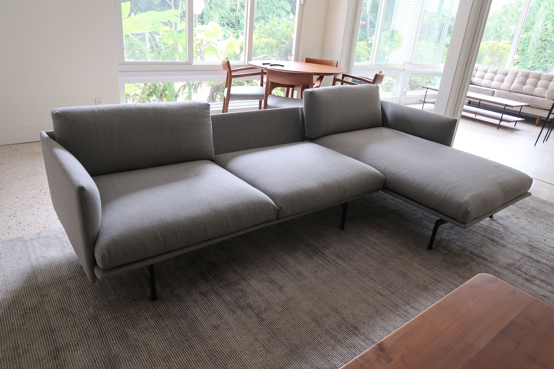 muuto outline sofa grey