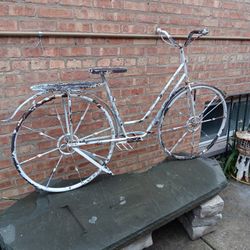 Beautiful Vintage Heavy Duty Wrought Iron Outdoor Patio Bicycle Flowers Baskets Holder Stand Yard Decoration 