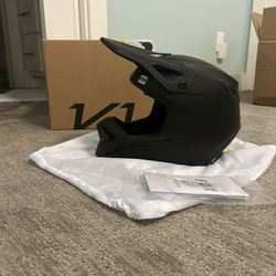 Fox V1 Moto Helmet