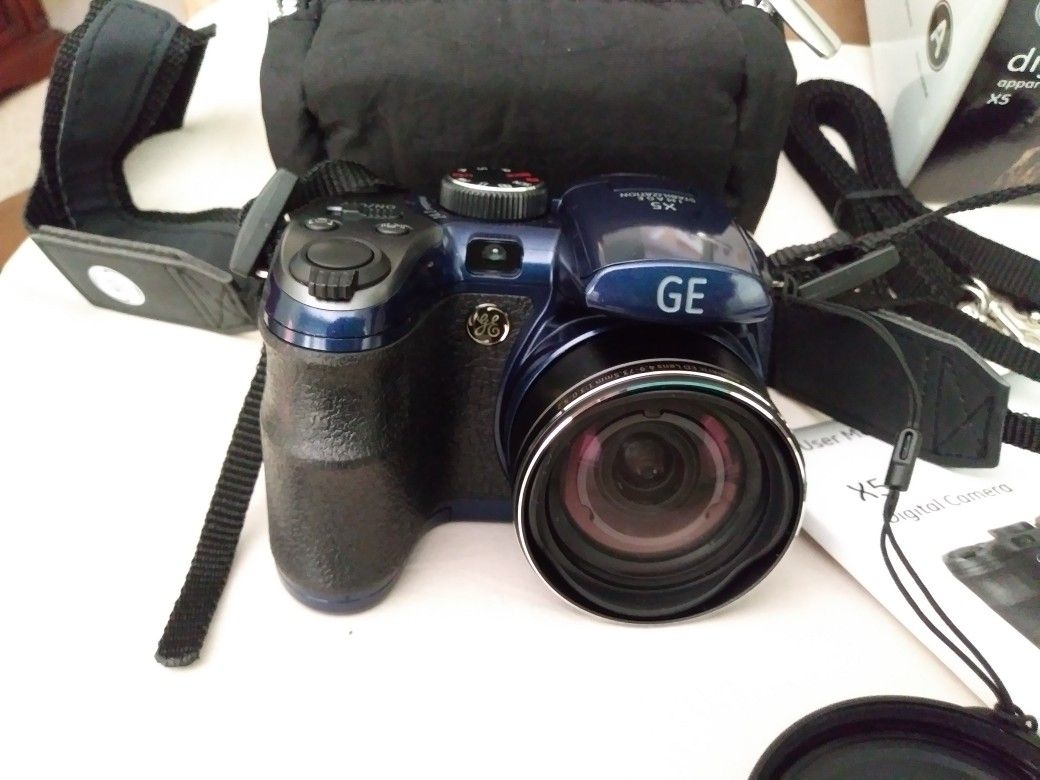 GE digital camera for blue & tripod