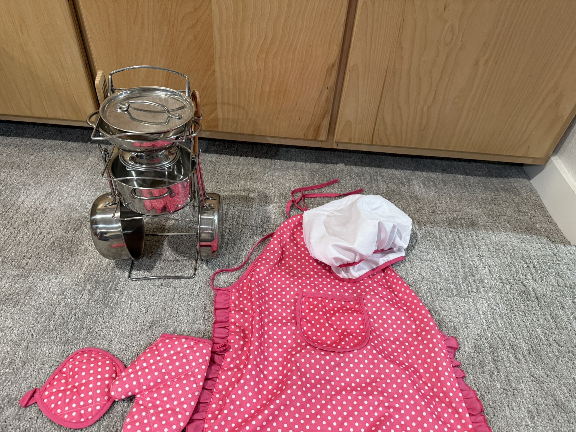 Pretend Kitchen Cooking and Dining Set