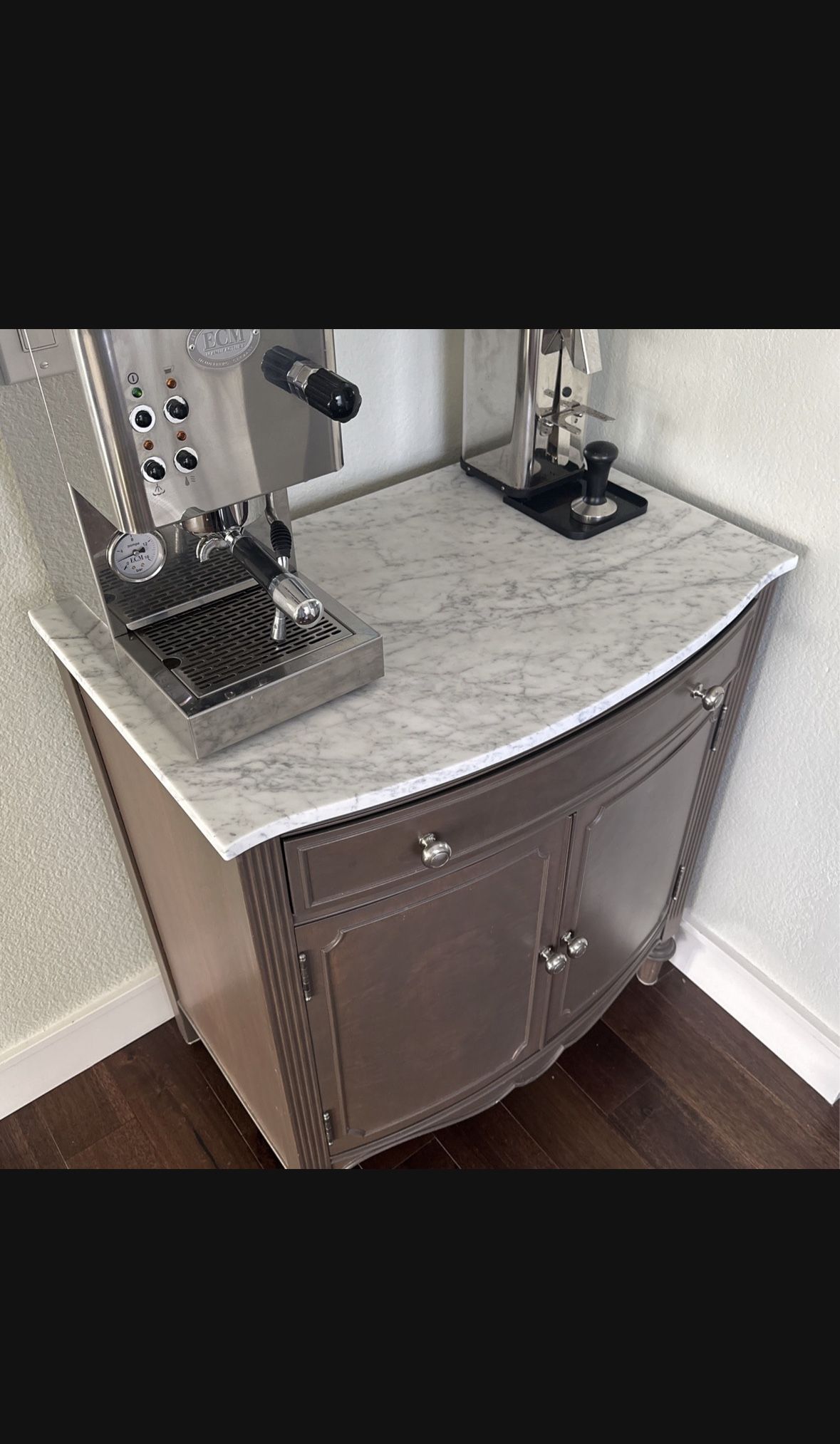 Cabinet With Shelf
