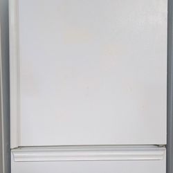 GE Profile Bottom Freezer Refrigerator**Spacious** Great for Smaller Spaces