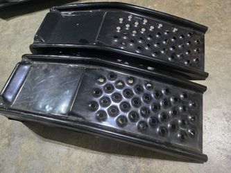 1 Ton Harbour Freight drive up ramps