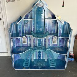 Frozen Castle - Dollhouse 
