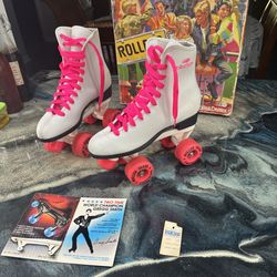 Vintage roller derby skates / size 6 / white / pink / 80s