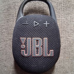 JBL CLIP 5 BLUETOOTH PERFECT CONDITION.