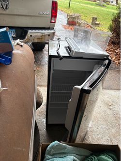 Sanyo mini fridge
