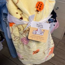 Winnie The Pooh And Piglet Throw Blanket 
