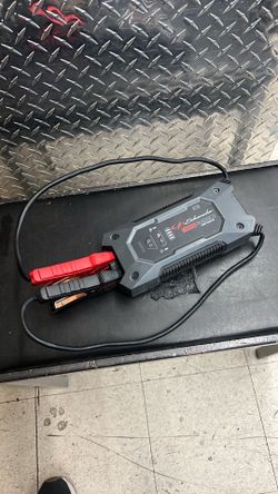 Schumacher SL1651 Portable Battery Charger Jump Starter