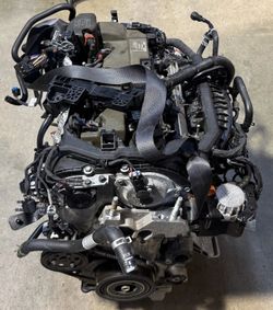 part HYUNDAI SANTA FE FWD 2.5L ENGINE MOTOR ASSEMBLY AUTO 29K MILES 2023 