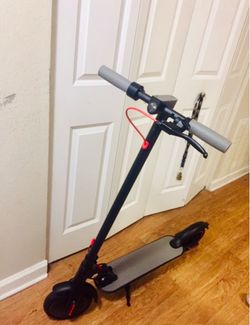 **BRAND NEW* E-Scooter Mint Condition