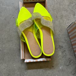 BRAND NEW NEON YELLOW FLATS SIZE 6.5