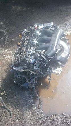 Engine Nissan Pathfinder 2014_2015 Engine with Wiring Harness