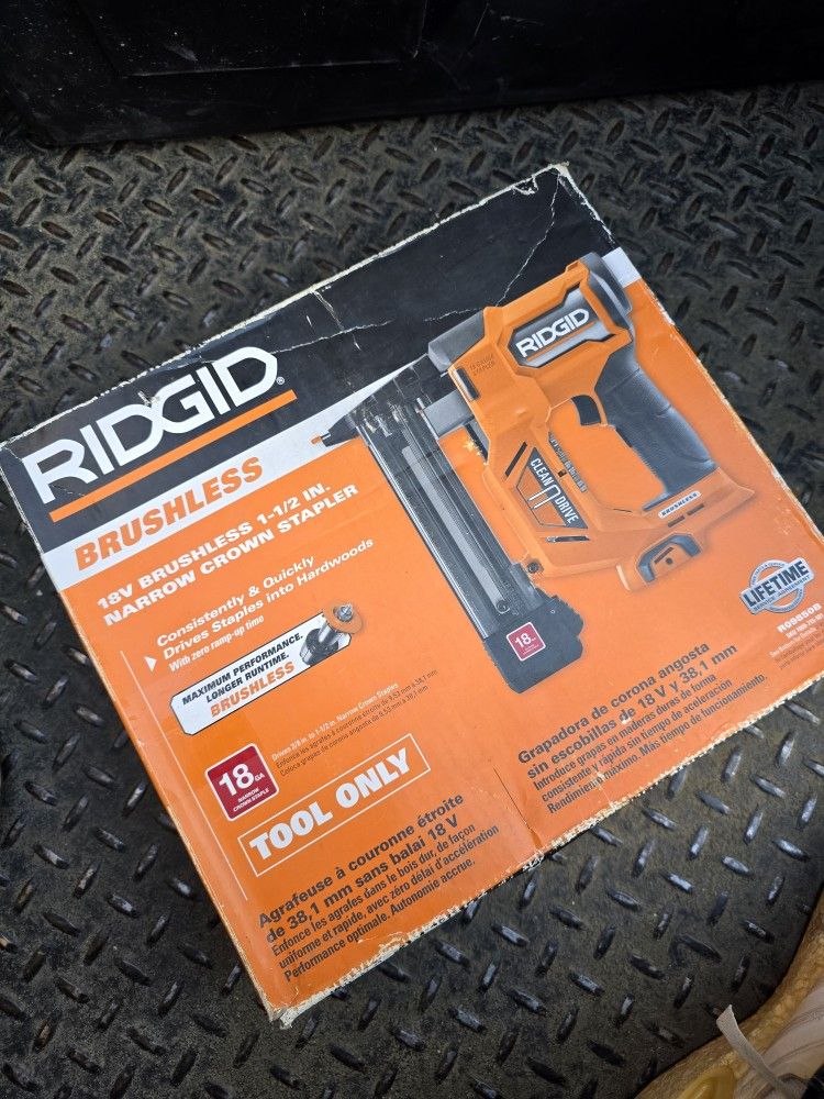 Ridgid 18V Brushless Cordless 18-Gauge 1-1/2 in. Narrow Crown Stapler (Tool only)
