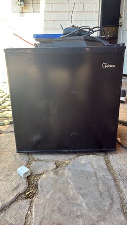 Black mini frige