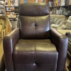 Recliner new condition