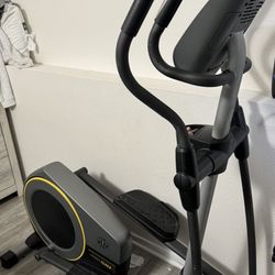 Golds Gym Elliptical Machine 